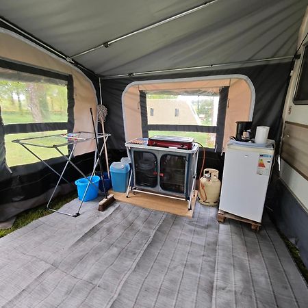 Camping Le Val Aux Fees - Broceliande Concoret Dış mekan fotoğraf