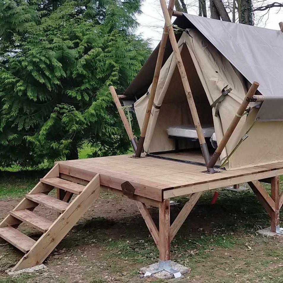 Camping Le Val Aux Fees - Broceliande Concoret Dış mekan fotoğraf