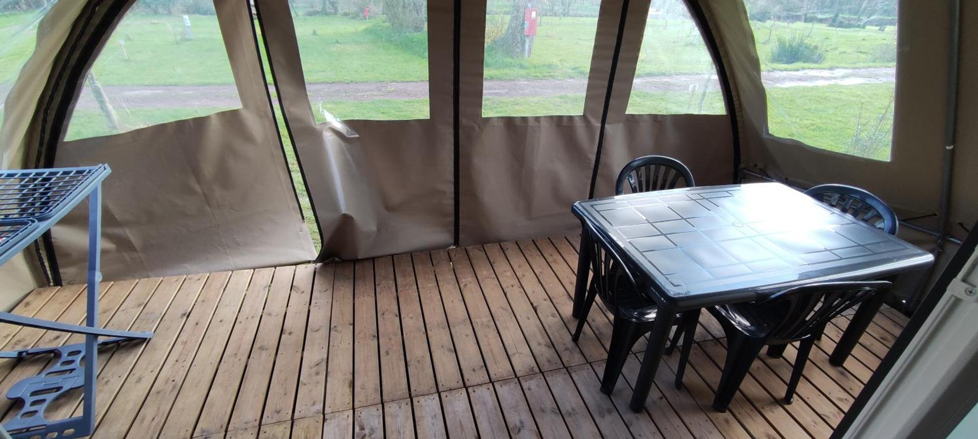 Camping Le Val Aux Fees - Broceliande Concoret Dış mekan fotoğraf