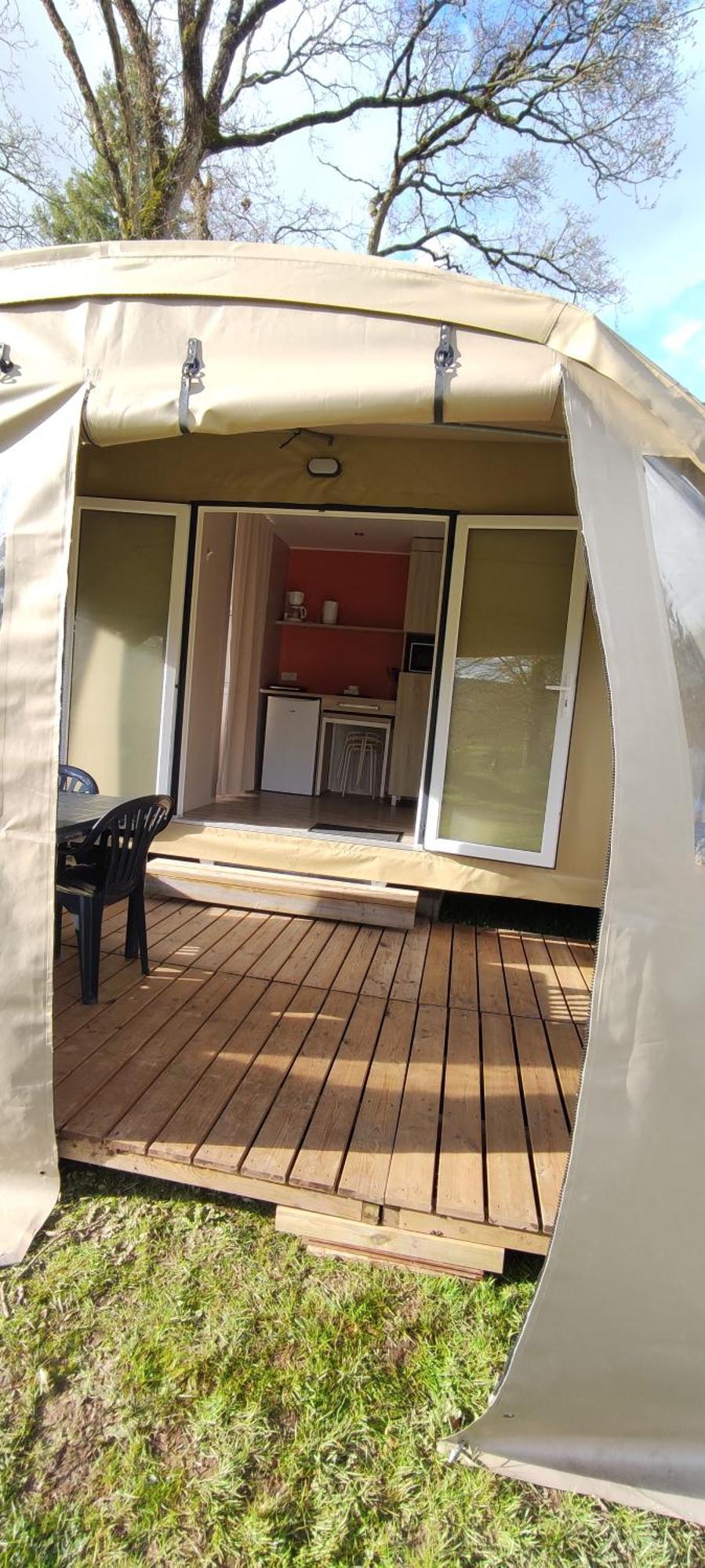 Camping Le Val Aux Fees - Broceliande Concoret Dış mekan fotoğraf
