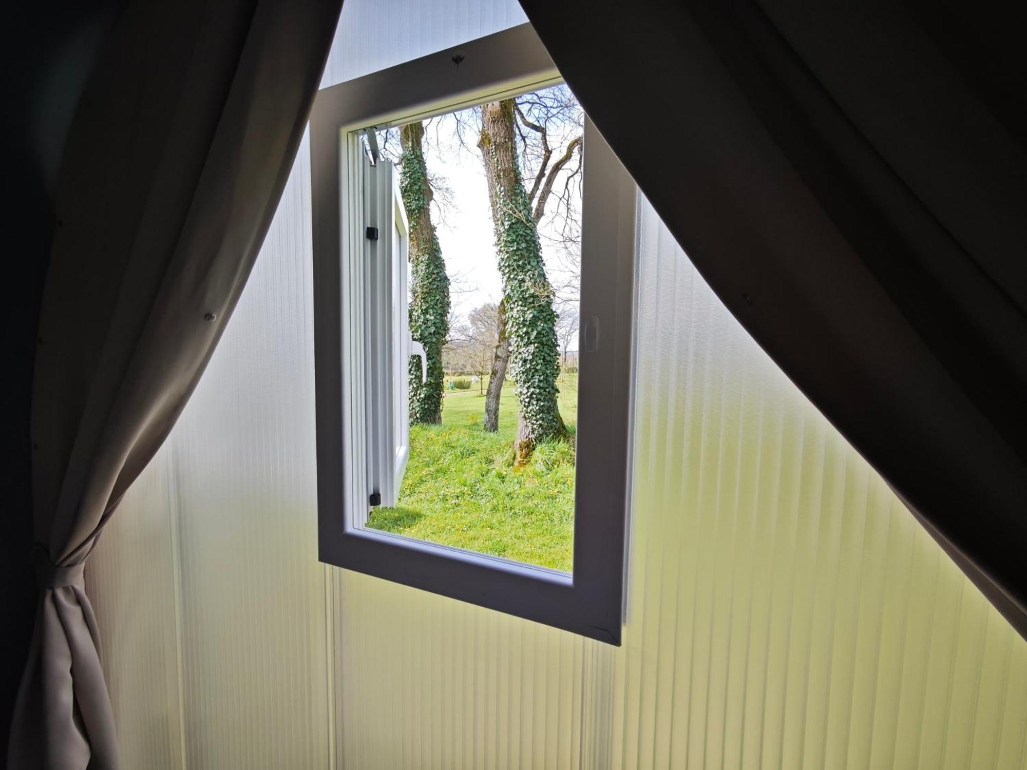 Camping Le Val Aux Fees - Broceliande Concoret Dış mekan fotoğraf