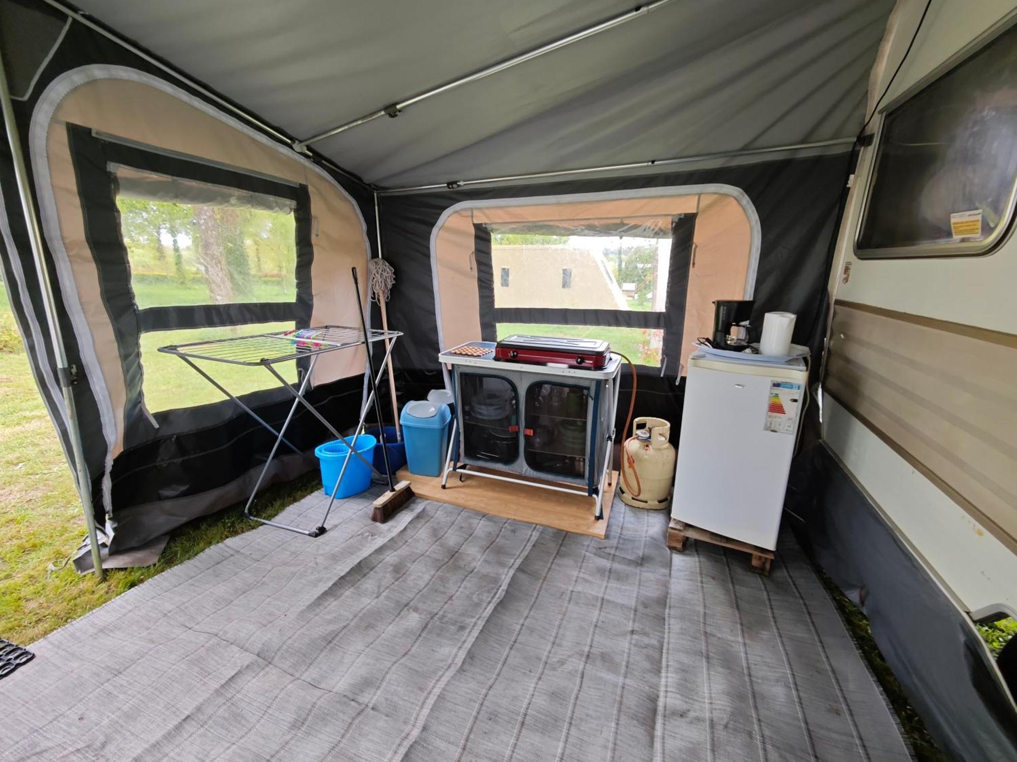Camping Le Val Aux Fees - Broceliande Concoret Dış mekan fotoğraf