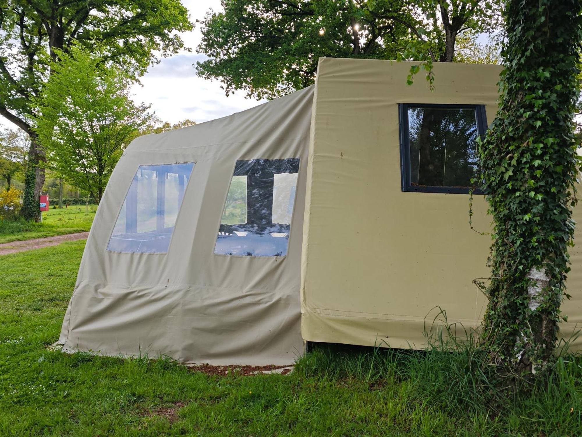Camping Le Val Aux Fees - Broceliande Concoret Dış mekan fotoğraf